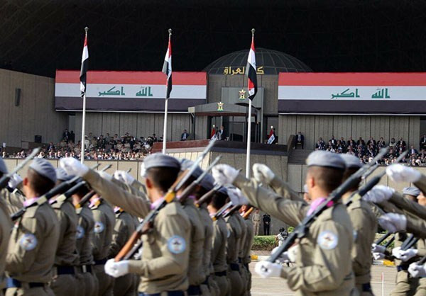Tân Hoa Xã đưa tin, ngày 15/7, quân đội Iraq đã tổ chức buổi lễ diễu binh tại thủ đô Baghdad để mừng chiến thắng mang tính lịch sử trước phiến quân IS ở thành phố Mosul. Ảnh: FNA.