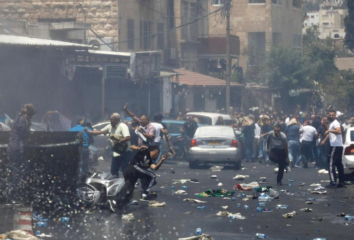 Được biết, căng thẳng Israel-Palestine gia tăng sau khi Israel thực hiện các biện pháp an ninh mới tại cổng ra vào khu đền thờ.