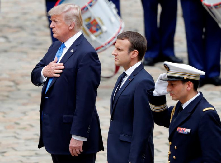 Hình ảnh Tổng thống Trump trong lễ đón tại Điện Invalides hôm 13/7.