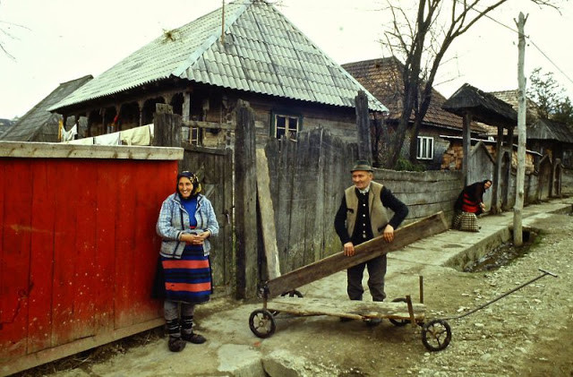 Một hình ảnh khác về cuộc sống ở vùng Maramures, Romania, được ghi lại. Ảnh: VT.