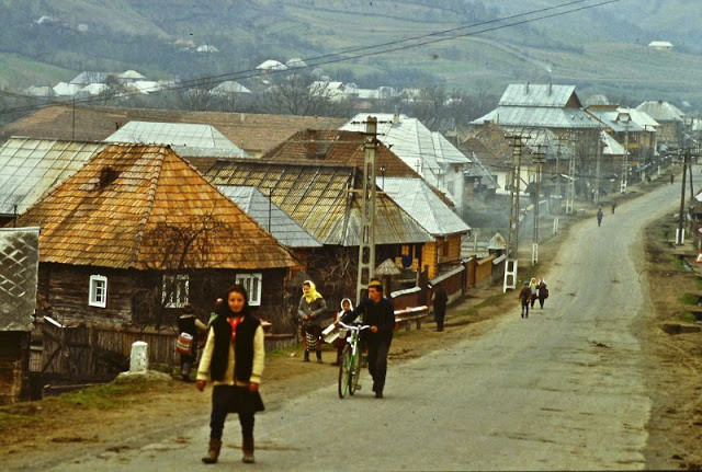 Cảnh thanh bình tại một địa điểm ở Maramures những năm 1980. Ảnh: VT.