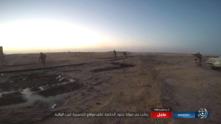 “Nhóm khủng bố IS đã tấn công căn cứ của quân đội Syria ở khu al-Wahab”, nguồn tin cho hay. Ảnh: AMN.