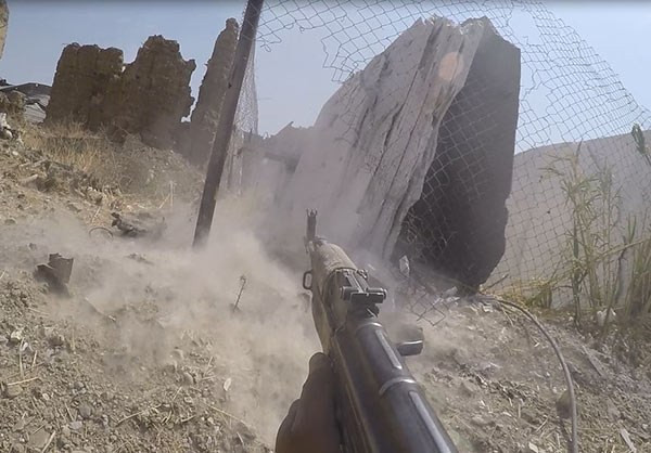Các binh sĩ Syria đã giao tranh ác liệt với khủng bố Mặt trận al-Nusra và nhóm phiến quân Faylaq al-Rahman ở vùng tam giác Ayn Tarma-Jobar-Zmelka. Ảnh: FNA.