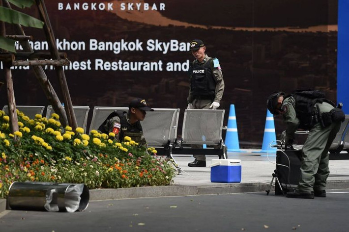 Cảnh sát có mặt tại hiện trường vụ nổ ở Bangkok. Ảnh: ST.