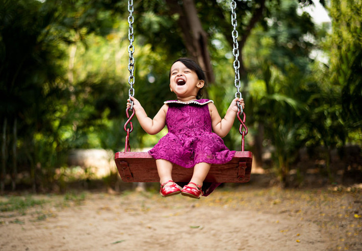 Nụ cười vô tư của một cô bé ở Ấn Độ.