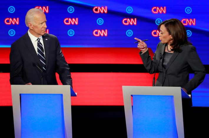 Được biết, hai ứng viên nổi bật của Đảng Dân chủ là cựu Phó Tổng thống Joe Biden (trái) và Thượng nghị sĩ Harris đã tranh luận về vấn đề chăm sóc sức khỏe tối 31/7.