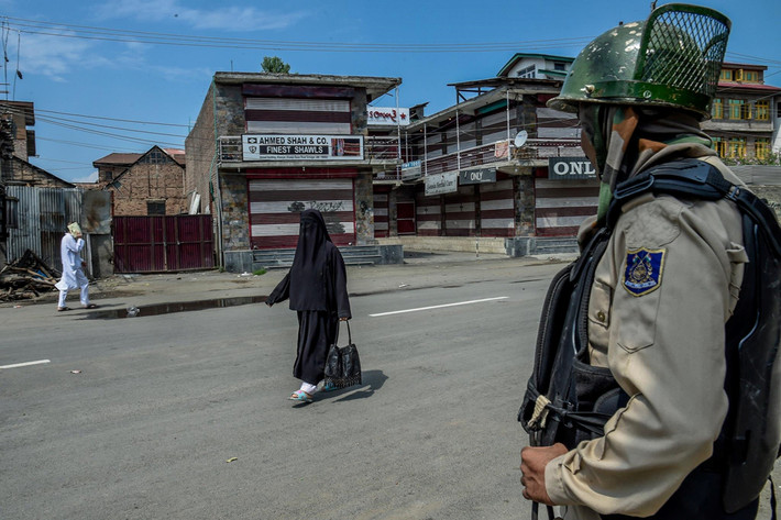 Ấn Độ nói quyết định xóa bỏ quyền tự trị tại Kashmir là vấn đề nội bộ, song Pakistan cho rằng New Delhi muốn tăng cường kiểm soát đối với khu vực có đa số dân là tín đồ Hồi giáo này.