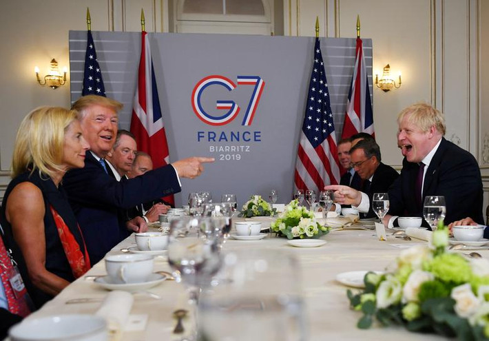 Một cuộc gặp đáng chú ý khác là cuộc gặp giữa Thủ tướng Anh Boris Johnson và Tổng thống Mỹ Trump. Đây là cuộc gặp đầu tiên giữa hai nhà lãnh đạo kể từ khi ông Boris Johnson trở thành người đứng đầu Chính phủ Anh hồi đầu tháng 7/2019.