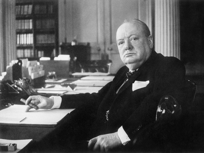 Cựu Thủ tướng Anh Winston Churchill là một người nổi tiếng dùng tay trái.