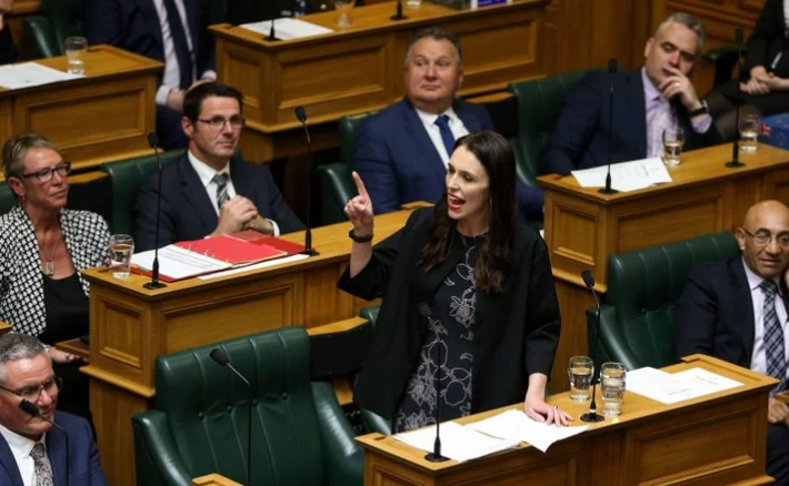 Nữ Thủ tướng New Zealand Jacinda Ardern sở hữu chiều cao 1,7 mét. Nhậm chức Thủ tướng năm 2017, bà Ardern là một trong những nhà lãnh đạo trẻ tuổi nhất thế giới.