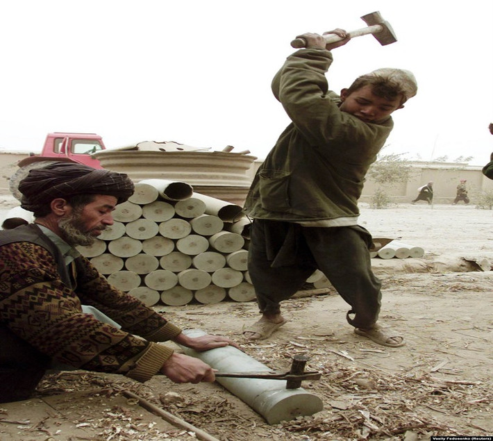 Cuộc sống của người dân Afghanistan chịu nhiều sự áp bức và cực khổ trăm bề dưới sự kiểm soát của lực lượng Taliban.