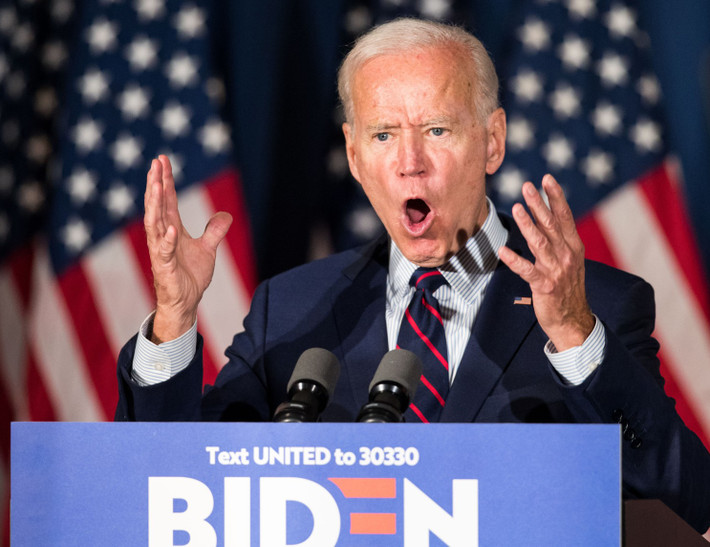 Trước đó, hồi đầu tháng 7/2020, ông Biden cũng lên tiếng chỉ trích Trung Quốc khi nước này thông qua luật an ninh quốc gia đối với Hong Kong. Ảnh: LAT.