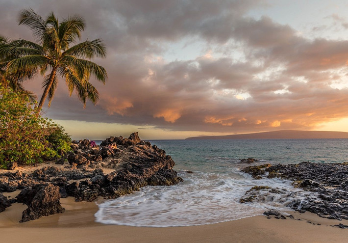 Tất cả các bãi biển ở Hawaii đều là bãi biển công cộng. Những cư dân hoặc doanh nghiệp cố tình cản trở người dân hoặc du khách tới các bãi biển có thể phải đối mặt với khoản tiền phạt rất lớn. Ảnh: MN.