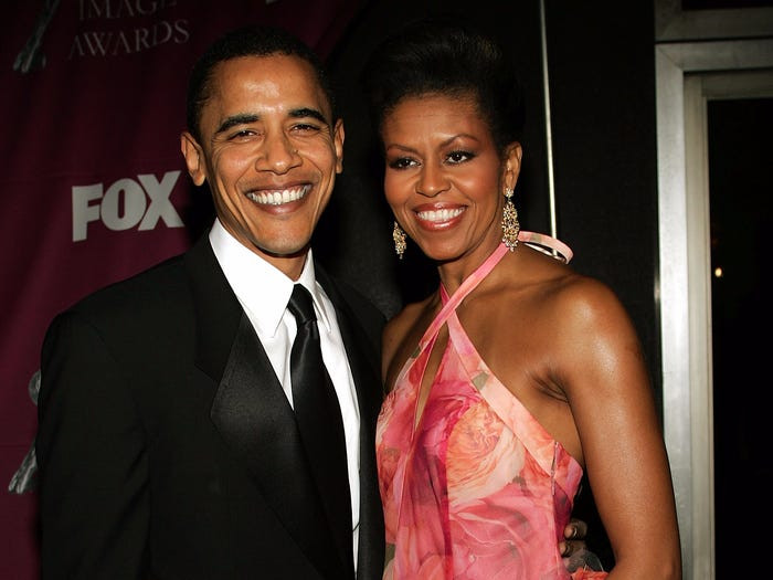 Theo đó, bà Michelle chia sẻ, trước đây có những lúc bà chỉ muốn "ông Barack ra khỏi nhà". "Nhiều lúc tôi chỉ muốn ông Barack ra khỏi nhà. Tôi muốn bạn hiểu sẽ có những lúc cảm xúc trong bạn trở nên rất mãnh liệt. Tuy nhiên, điều đó không có nghĩa là bạn từ bỏ. Những giai đoạn như vậy có thể kéo dài rất lâu, thậm chí nhiều năm", bà Michelle chia sẻ. Ảnh: Getty.