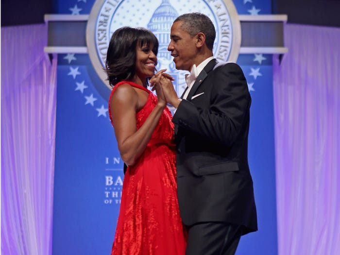 Được biết, cựu Tổng thống Obama và bà Michelle kết hôn vào năm 1992. Vào ngày 3/10 tới, vợ chồng bà sẽ kỷ niệm 28 năm ngày cưới. Có thể thấy, sau gần 30 năm gắn bó, cuộc hôn nhân của họ vẫn hạnh phúc và được nhiều người ngưỡng mộ. Ảnh: Getty.