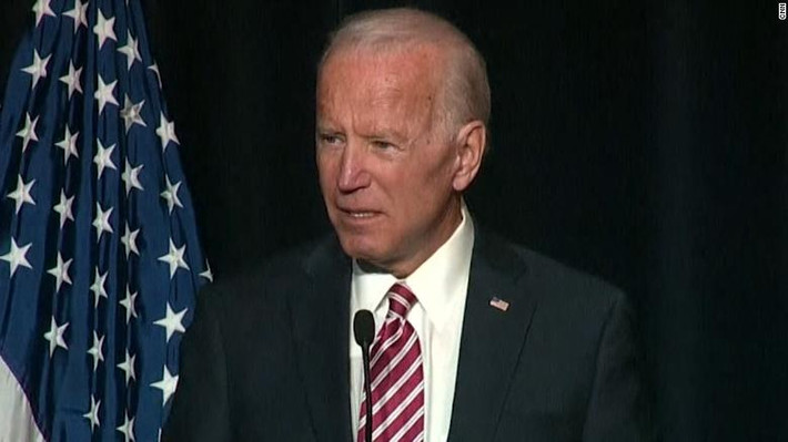 Trong khi đó, vào sáng 11/9/2001, ông Joe Biden đang đi tàu Amtrak tới thủ đô Washington làm việc thì vợ ông gọi điện báo tin về vụ khủng bố Trung tâm Thương mại Thế giới ở New York. Ảnh: CNN.