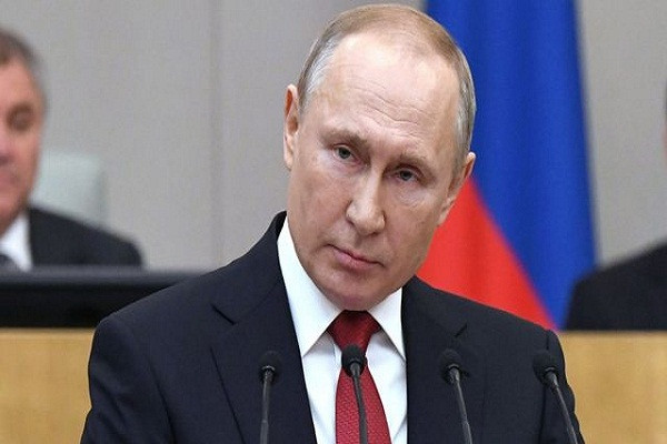 Tổng thống Nga Vladimir Putin đã có cuộc điện đàm với Thủ tướng Armenia Nikol Pashinyan, trong đó ông bày tỏ lo ngại về tình hình hiện nay, đồng thời kêu gọi các bên "chấm dứt các hành động thù địch ngay lập tức". Ảnh: BBC.