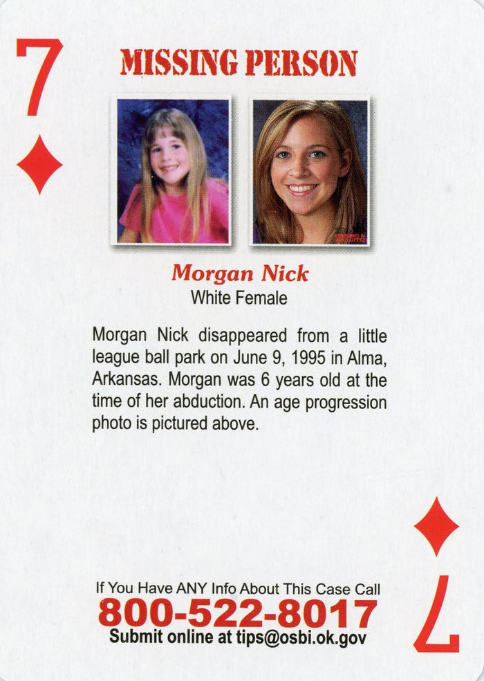Lần cuối cùng bé gái Morgan Nick, 6 tuổi, được nhìn thấy là vào ngày 9/6/1995 tại một sân bóng ở Alma, bang Arkansas.