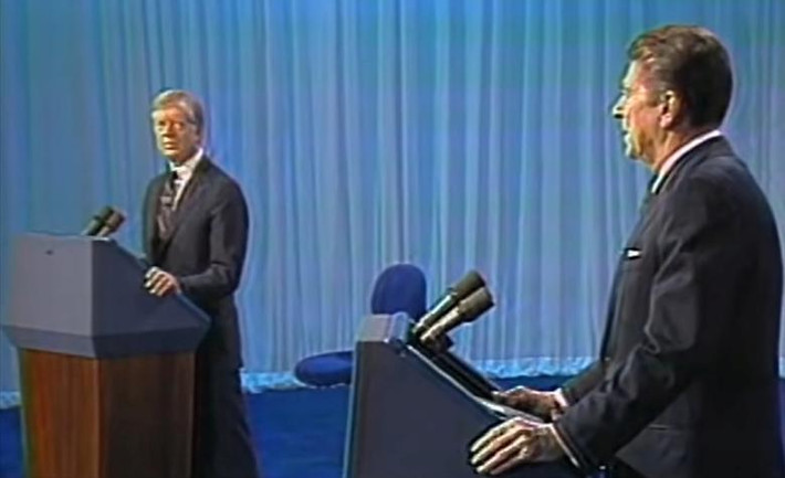Năm 1980: Ông Carter tranh luận với ứng viên Ronald Reagan của Đảng Cộng hòa. Trong đó, ông Carter cáo buộc ông Reagan có kế hoạch cắt giảm quỹ chăm sóc sức khỏe Medicare cho người cao tuổi. Về phần mình, ông Reagan cho rằng "đối thủ" đã trình bày sai lập trường của ông về một số vấn đề. Được biết, ông Reagan đã giành chiến thắng và trở thành Tổng thống Mỹ.
