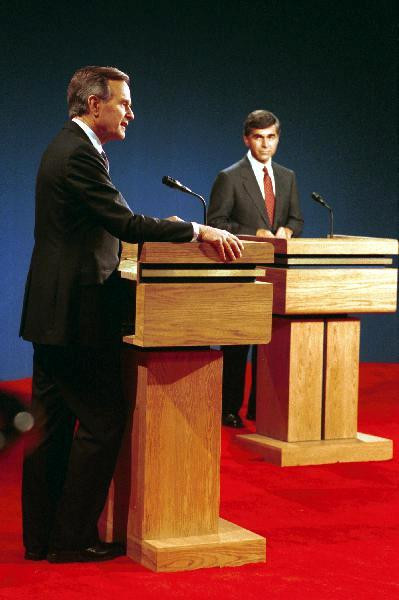 Năm 1988 diễn ra cuộc tranh luận giữa ứng viên George H.W.Bush của Đảng Cộng hòa với ứng viên Michael Dukakis của Đảng Dân chủ. Ông Bush giành chiến thắng trong cuộc bầu cử năm này.