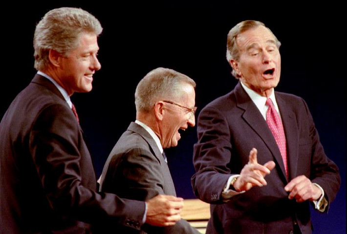 Năm 1992: 3 ứng viên là ông George H.W.Bush, Bill Clinton và Ross Perot cùng tranh luận trên truyền hình. Ông Clinton đã giành chiến thắng trong cuộc bầu cử Tổng thống Mỹ năm đó.