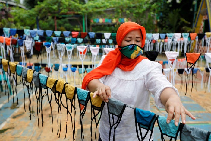 Tuy nhiên, đến ngày 2/3, Indonesia xác nhận ca nhiễm COVID-19 đầu tiên.