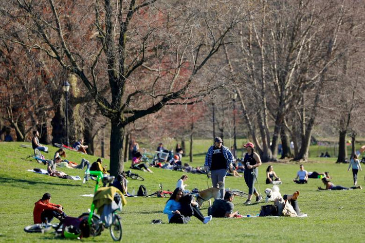 Việc New York, một thành phố du lịch nổi tiếng thế giới, trở thành "điểm nóng" COVID-19 nghiêm trọng nhất nước Mỹ khiến nhiều người bất ngờ. CNN đã liệt kê 4 nguyên nhân khiến New York trở thành "ổ dịch" tại Mỹ.