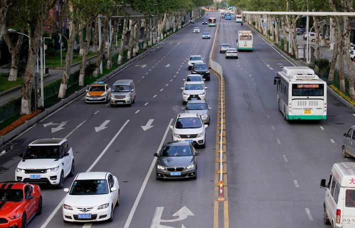 Tuy nhiên, những ngày này, các phương tiện lưu thông ngày càng nhiều khiến đường phố Vũ Hán trở nên đông đúc hơn.