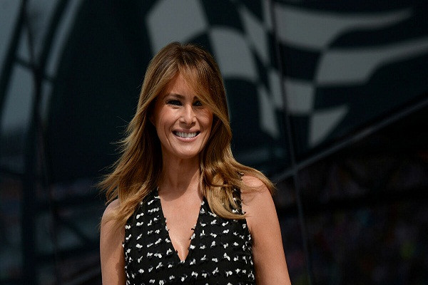 Đệ nhất phu nhân Mỹ Melania Trump sinh ngày 26/4/1970. Hôm 26/4 vừa qua là kỷ niệm sinh nhật lần thứ 50 của bà. Những bức hình dưới đây cho thấy bà Melania vẫn luôn giữ được nét đẹp quý phái theo thời gian. (Nguồn ảnh: Sputnik)