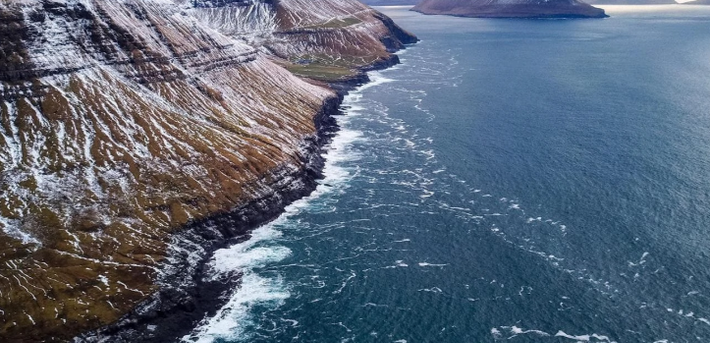 Quần đảo Faroe được tạo thành từ 18 hòn đảo. Dù bạn đứng ở bất cứ vị trí nào trên đảo, bạn cũng sẽ cách biển không quá 5 km. Ảnh: OJ.