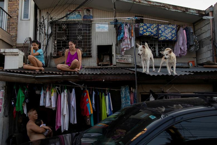 Người dân ở Manila, Philippines, cũng được yêu cầu ở nhà tránh dịch những ngày này.