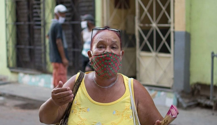 Cuộc sống của người dân Cuba dường như không bị xáo trộn nhiều. Ảnh: AP. Mời độc giả xem thêm video: Cách nhận biết người có biểu hiện nhiễm virus corona (Nguồn video: VTC1)
