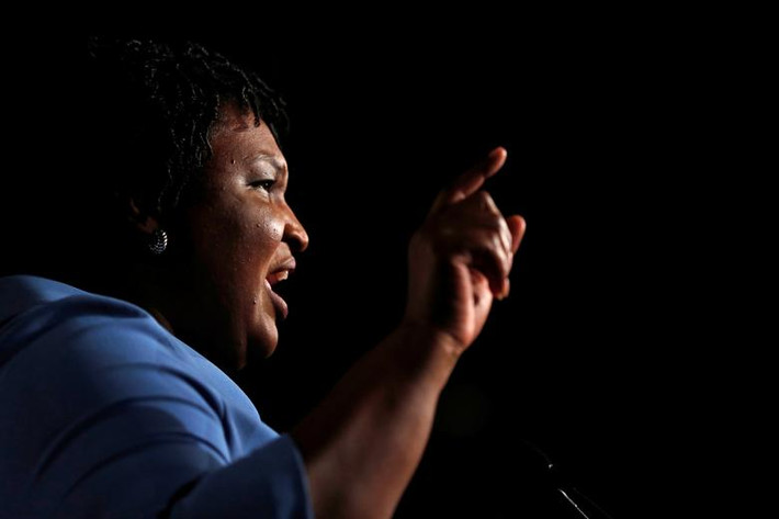 Trong khi đó, cựu lãnh đạo phe thiểu số tại nghị viện bang Georgia từ năm 2013-2017, bà Stacey Abrams, 46 tuổi, được cho là sẽ tạo ra sự cân bằng thế hệ quan trọng, thậm chí có thể giúp ông Biden thu hút các cử tri Dân chủ trẻ tuổi.