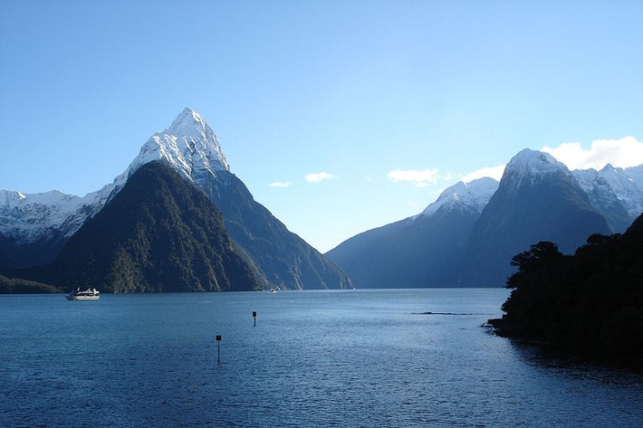 Milford Sound là một trong những địa điểm du lịch nổi tiếng nhất của New Zealand. Ảnh: Wikipedia.