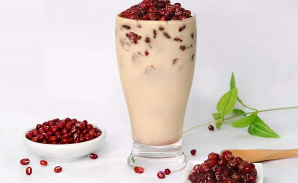 Bên cạnh đó, các loại đậu như đậu đỏ cũng có chứa chất xơ hòa tan và không hòa tan, cả hai đều ngăn ngừa sự tăng đột biến của lượng đường trong máu. Chất xơ không hòa tan cũng giúp giảm mức cholesterol - từ đó giảm nguy cơ mắc bệnh tiểu đường.