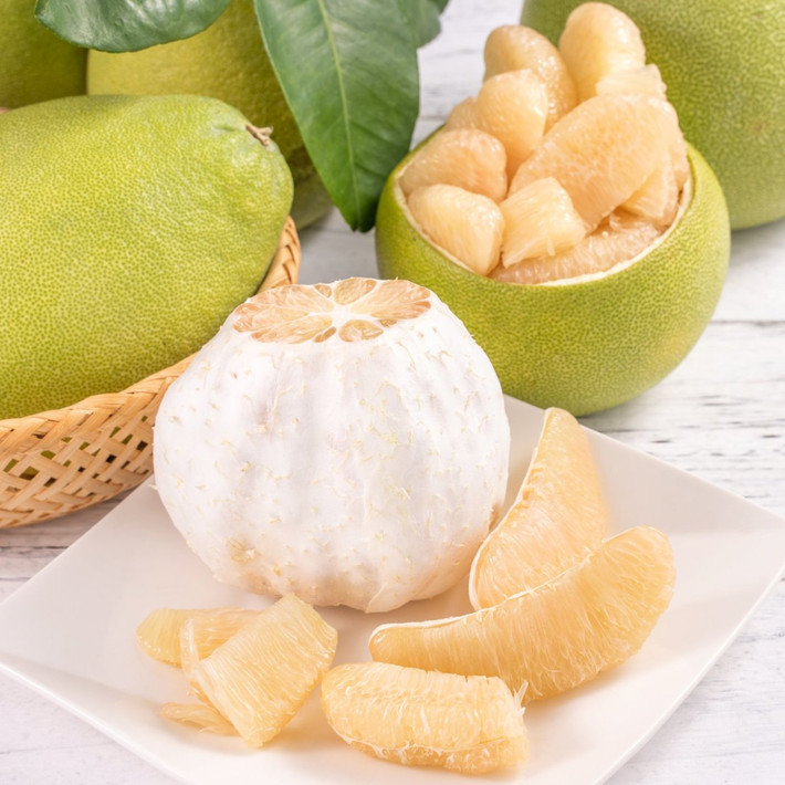 Có thể kháng khuẩn và kháng nấm: Bưởi cũng có thể có đặc tính kháng khuẩn và kháng nấm, mặc dù hầu hết các nghiên cứu về tác dụng này đều sử dụng tinh dầu làm từ vỏ bưởi. Ảnh: PC.