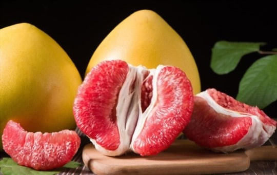 Lưu ý, bạn nên tránh ăn bưởi nếu đang dùng thuốc statin để điều trị mức cholesterol cao. Ảnh: AR.