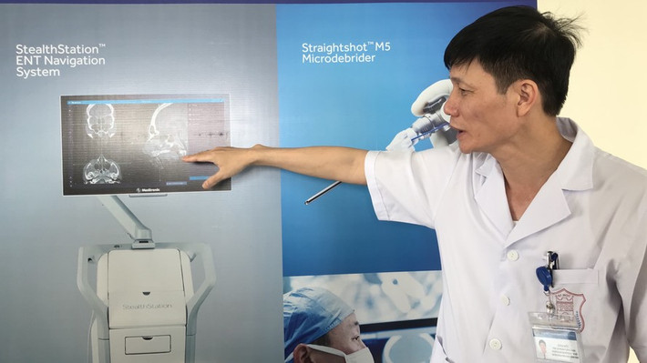 PGS TS Phạm Tuấn Cảnh đã có hàng chục công trình nghiên cứu khoa học, bài báo, sách chuyên khảo chuyên ngành tai mũi họng... Ảnh: Tiền Phong.
