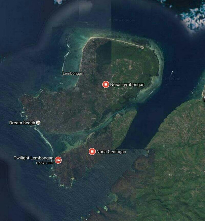 Theo Reuters, cây cầu vừa bị sập mang tên cầu Vàng nối liền hai hòn đảo Nusa Lembongan và Nusa Ceningan thuộc đảo Bali. Ảnh: News.com.