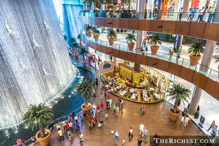 Dubai Mall có diện tích hơn 3,5 triệu m2 là khu trung tâm thương mại lớn thất thế giới.