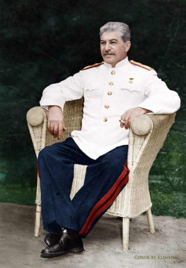 Iosif Vissarionovich Stalin là lãnh đạo tối cao của Liên bang Xô viết từ giữa thập niên 1920 cho đến khi ông qua đời năm 1953.