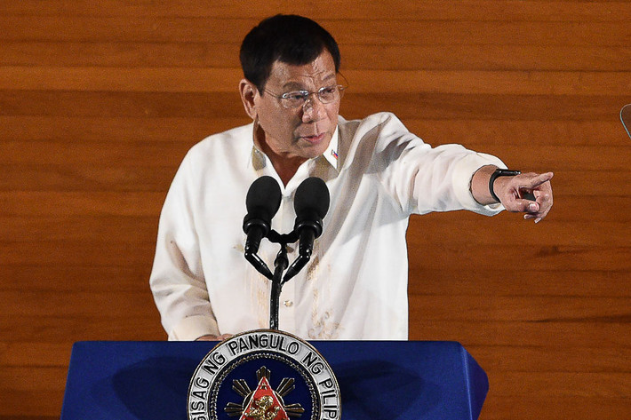 Tổng thống Duterte thông báo về một lệnh ngừng bắn đơn phương với các du kích cánh tả.