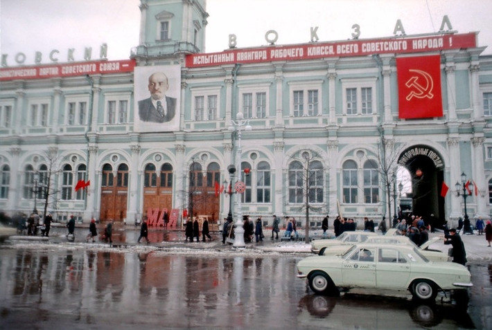 Không khí ngày Quốc tế Lao động ở thành phố St.Petersburg của Nga. Ảnh: ER.