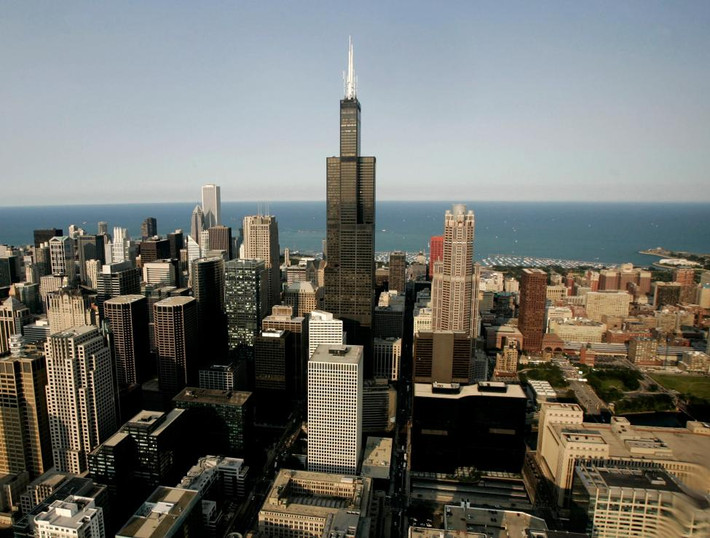 Tháp Willis ở thành phố Chicago, Mỹ, cao 442 mét.