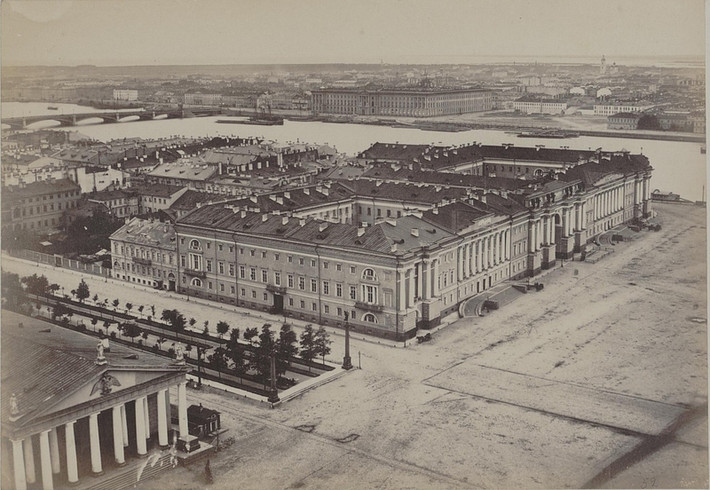 Quang cảnh thành phố St.Petersburg nhìn từ nhà thờ chính tòa Thánh Isaac.