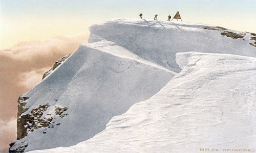 Tuyết trắng xóa trên núi Titlis của dãy núi Alps. Ảnh: Telegraph