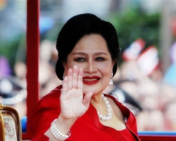 Hoàng hậu hiếm khi xuất hiện trước công chúng trong những năm gần đây. Ảnh: royalthaiconsulatetunis.com