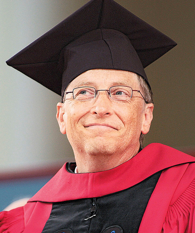 Bill Gates sáng lập Tập đoàn Microsoft khi mới 20 tuổi và trở thành tỷ phú năm 31 tuổi.
