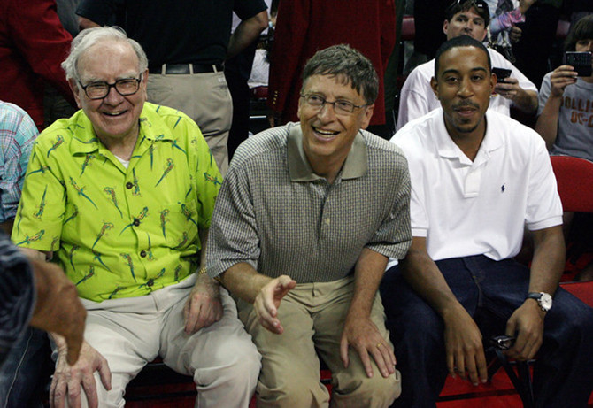 Con người của Bill Gates rất hào phóng. Được biết, năm 2000, Gates và vợ ông đã sáp nhập ba quỹ của gia đình thành một là Quỹ Bill & Melinda Gates, quỹ từ thiện hoạt động công khai lớn nhất thế giới hiện nay.