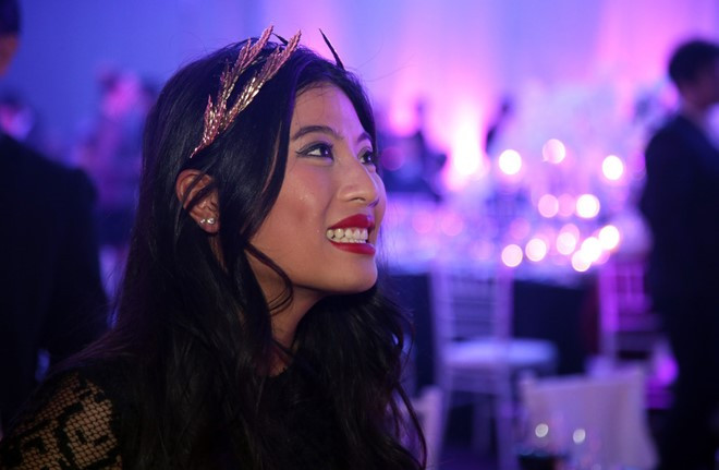 Công chúa từng đại diện Thái Lan tham gia các cuộc tranh tài thể thao khu vực ở môn cầu lông và cưỡi ngựa. Bà có thương hiệu thời trang mang tên mình và là gương mặt quen thuộc tại Tuần lễ thời trang Paris. Ảnh: Getty